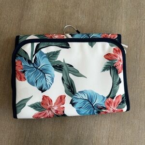 Potterybarn teen x roxy  Cosmetic Bag with Blue and Red Accents EUC